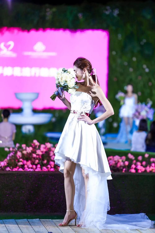 共赴玫瑰之约 jenny packham 2018婚纱系列发布会浪漫上演